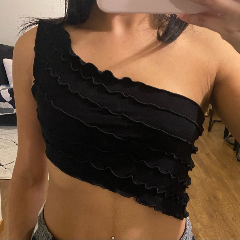 asymmetrical black ruffle one shoulder tank